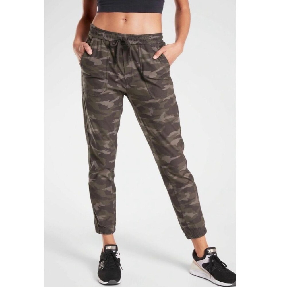 ATHLETA Farallon Jogger Pant Olive Green Camo Size 4